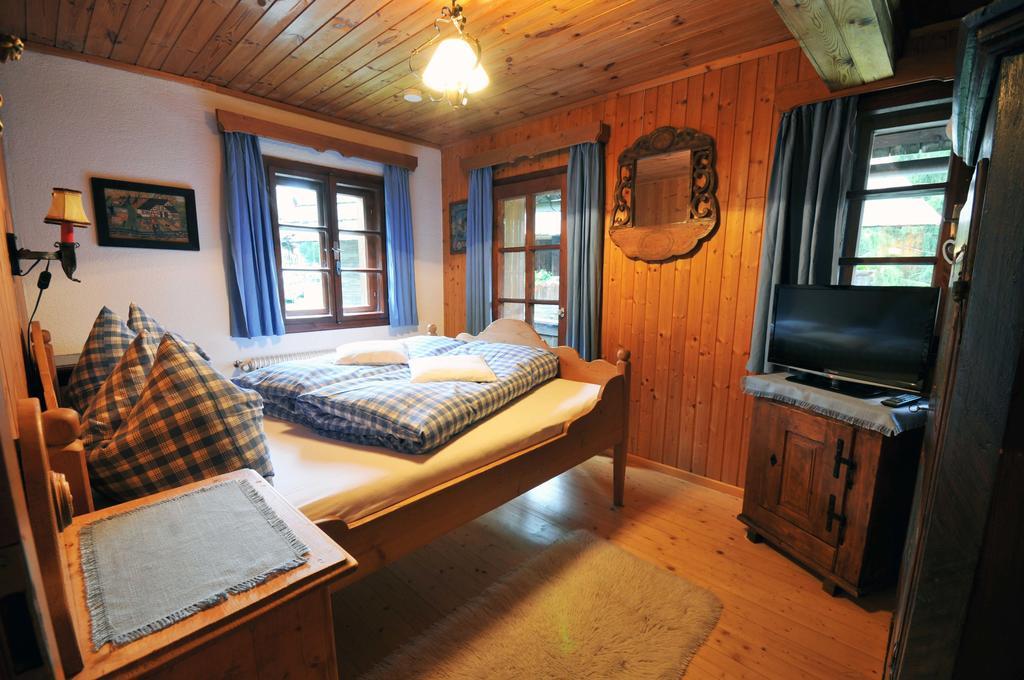 Villa Haus Am Bach Bad Kleinkirchheim Habitación foto